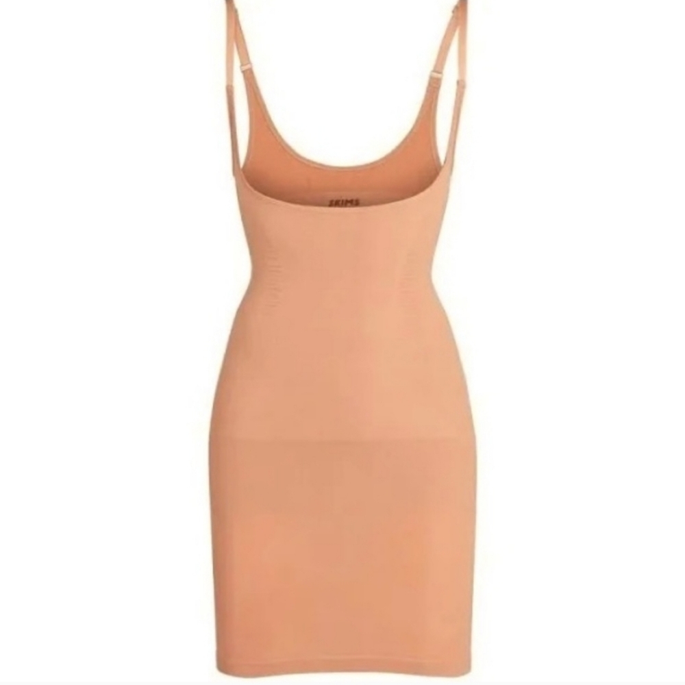 SKIMS Open Bust slip